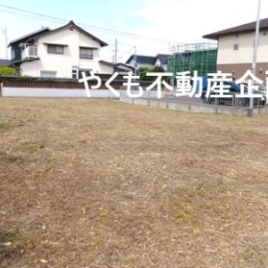 奥のオープンスペースから西方向(外観)