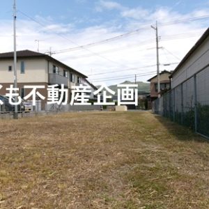 奥のオープンスペースから北方向(外観)
