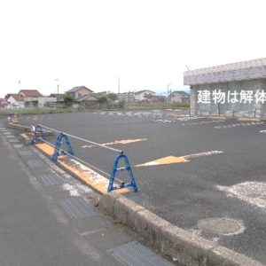 歩道からの入り口　２か所あり(外観)