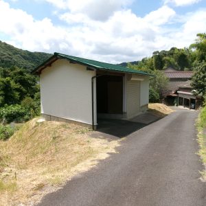 東側から撮影(外観)