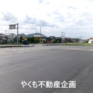 地内から国道側を撮影(外観)