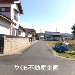 西面前面道路（北側から撮影）(外観)