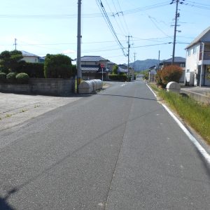 前面道路を北から撮影