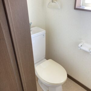 トイレは採光窓あり トイレは採光窓あり