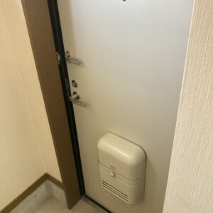 玄関を内側より撮影(玄関) 玄関を内側より撮影(玄関)